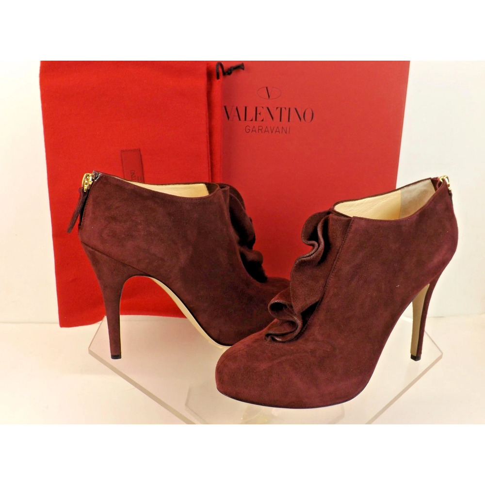 NIB VALENTINO BURGUNDY SUEDE RUFFLED BACK ZIP HIGH HEEL ANKLE BOOTS 39 $945 ITAL